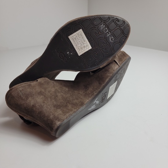 NWOT UGG Arianna Suede Wedge Sandals - Picture 7 of 9